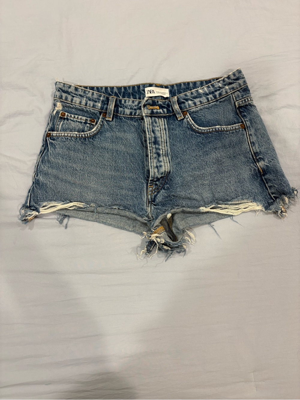 Zara Women's Distressed Denim Cutoff Shorts - Medium Wash
